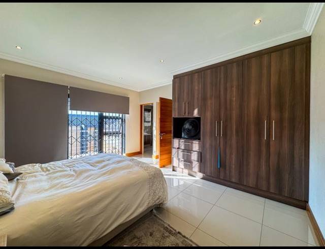 4 BEDROOM HOUSE FOR SALE IN MEYERSDAL